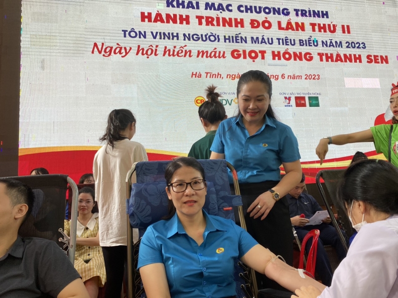 Hơn 150 đoàn viên Công đoàn đồng hành cùng Chương trình “Hành trình đỏ” lần thứ II năm 2023